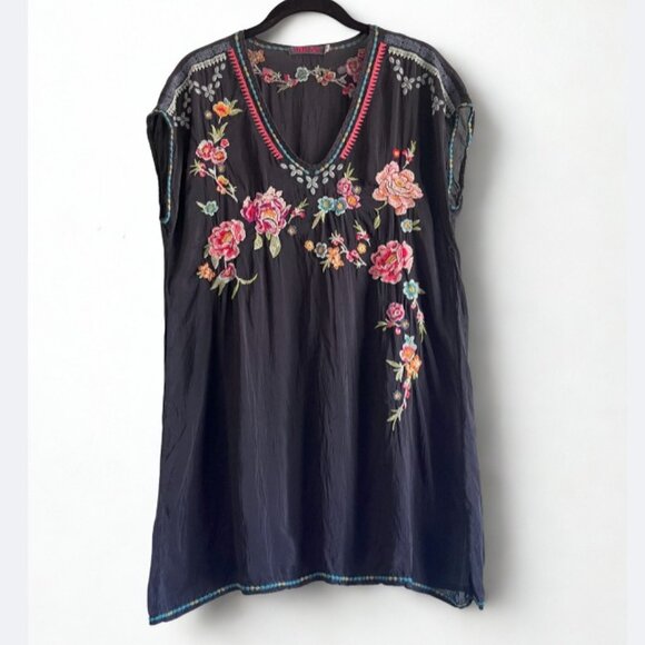 Johnny Was Black Floral Embroidered Tunic Size Small – Boho Chic - Picture 1 of 7